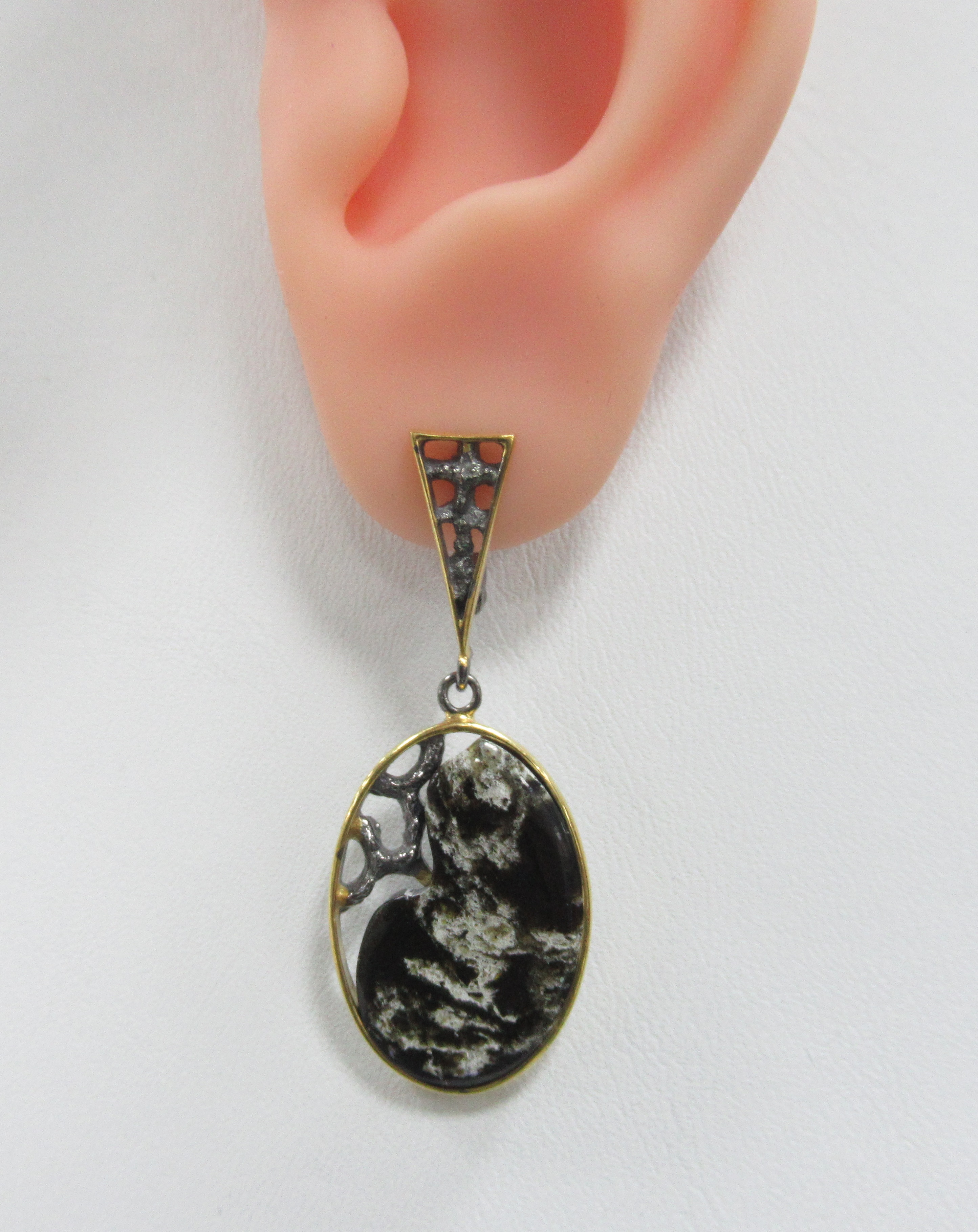 Серебряные серьги с янтарем